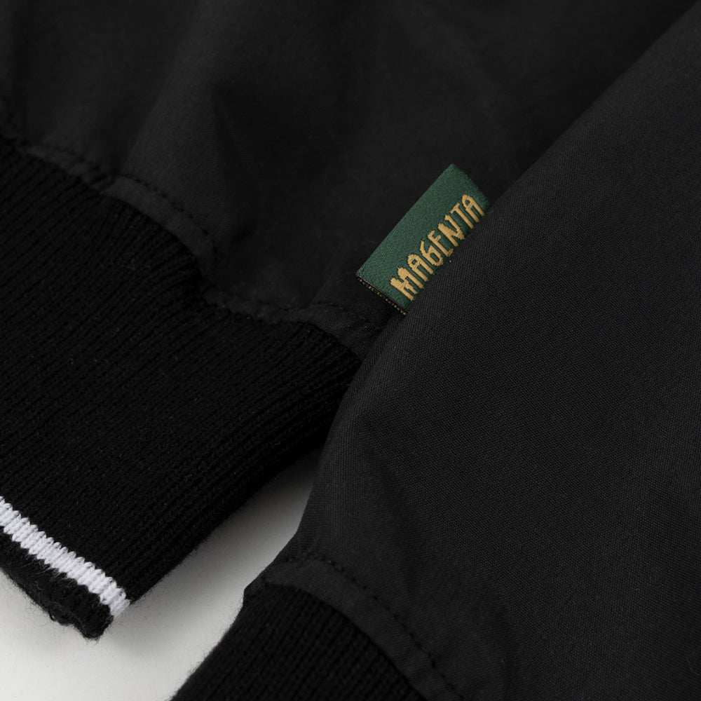 Magenta Très Tech V Neck Black