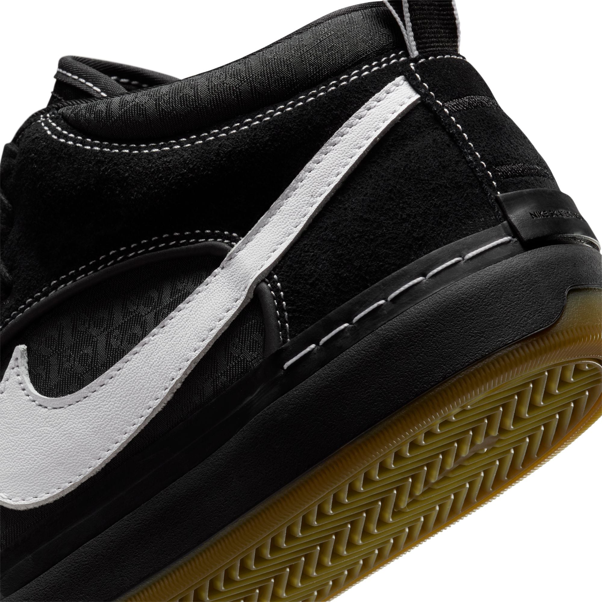 Nike SB React Leo Shoes Black/White-Black-Gum Light Brown