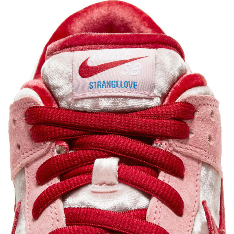 Sb x strangelove skateboards dunk low pro qs Clearance