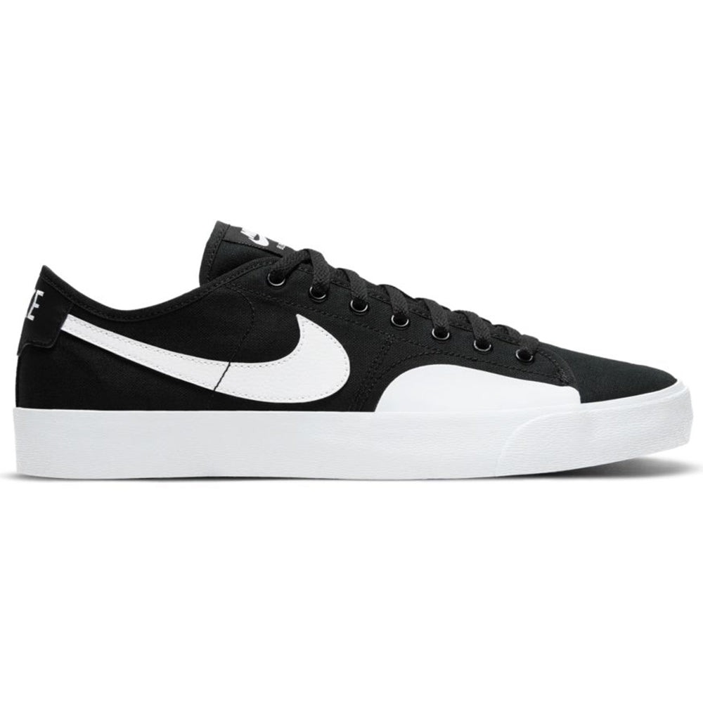 Nike SB BLZR Court black/white-black-gum light brown